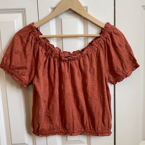 American Eagle burnt orange puff shoulder top